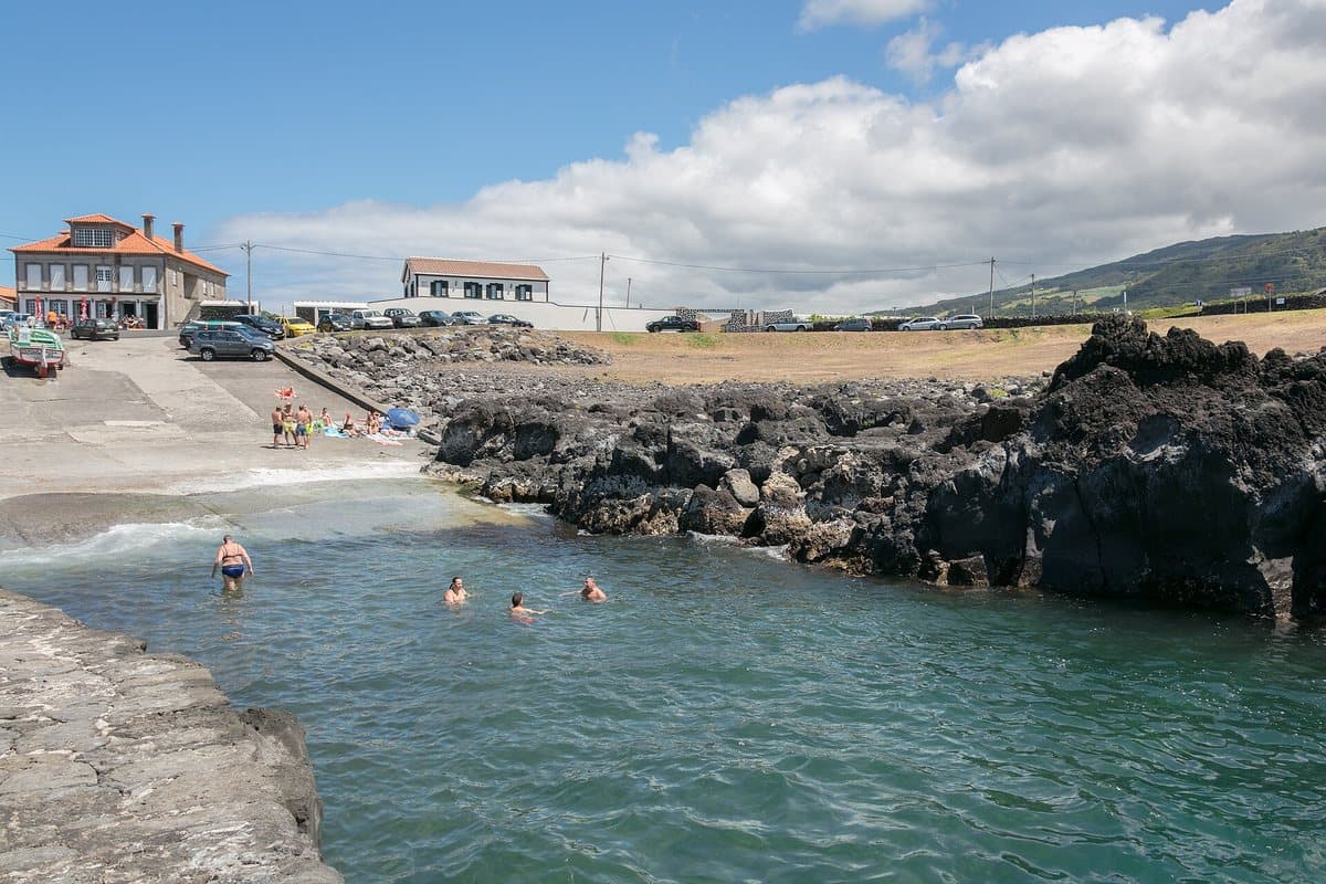 Biscoitos — natural pools in the lava rock